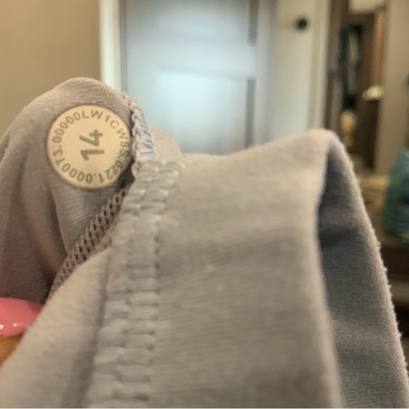 3 Lululemon BUNDLE Align Tanks - Picture 9 of 9